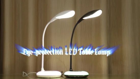 Lampada da scrivania a LED colorata con base in plastica energetica intelligente di vendita calda con caricatore USB