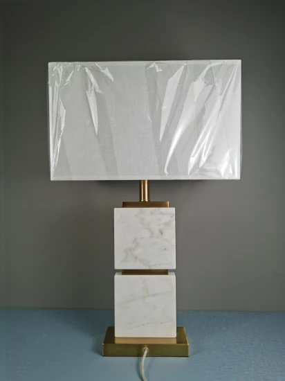 Lampada da tavolo decorativa in marmo alla moda con interruttore per camera da letto